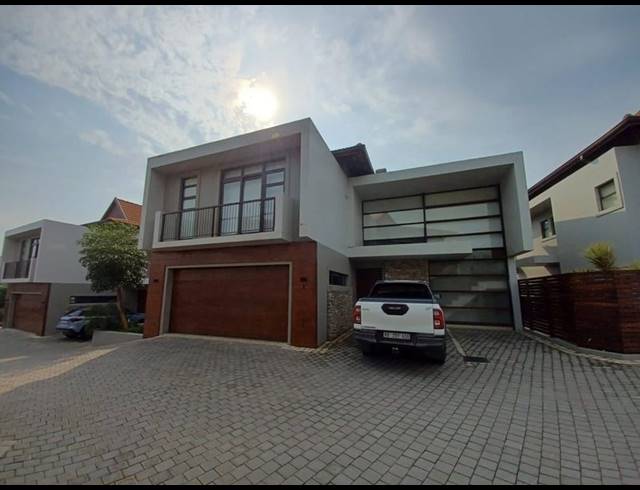 4 BEDROOM TOWNHOUSE FOR SALE IN IZINGA